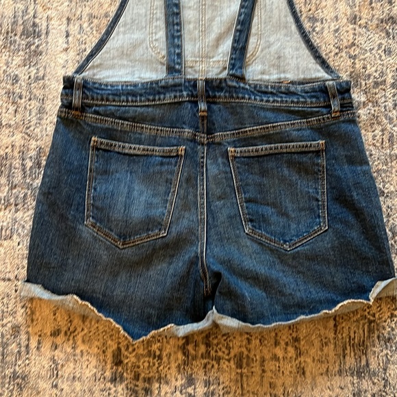 Old Navy Sz M Dark Wash Women’s Shortalls Overalls Summer Essential - Picture 5 of 7